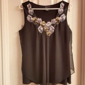 ⚘Adele & May Black sleeveless blouse